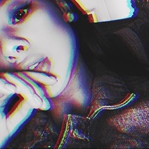 Meet your Posher, Crystal